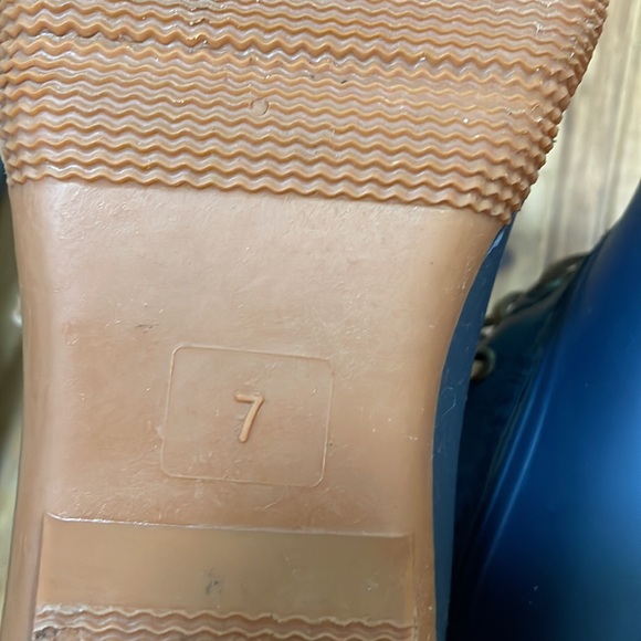 Seven7 Duck Boots - Picture 10 of 11